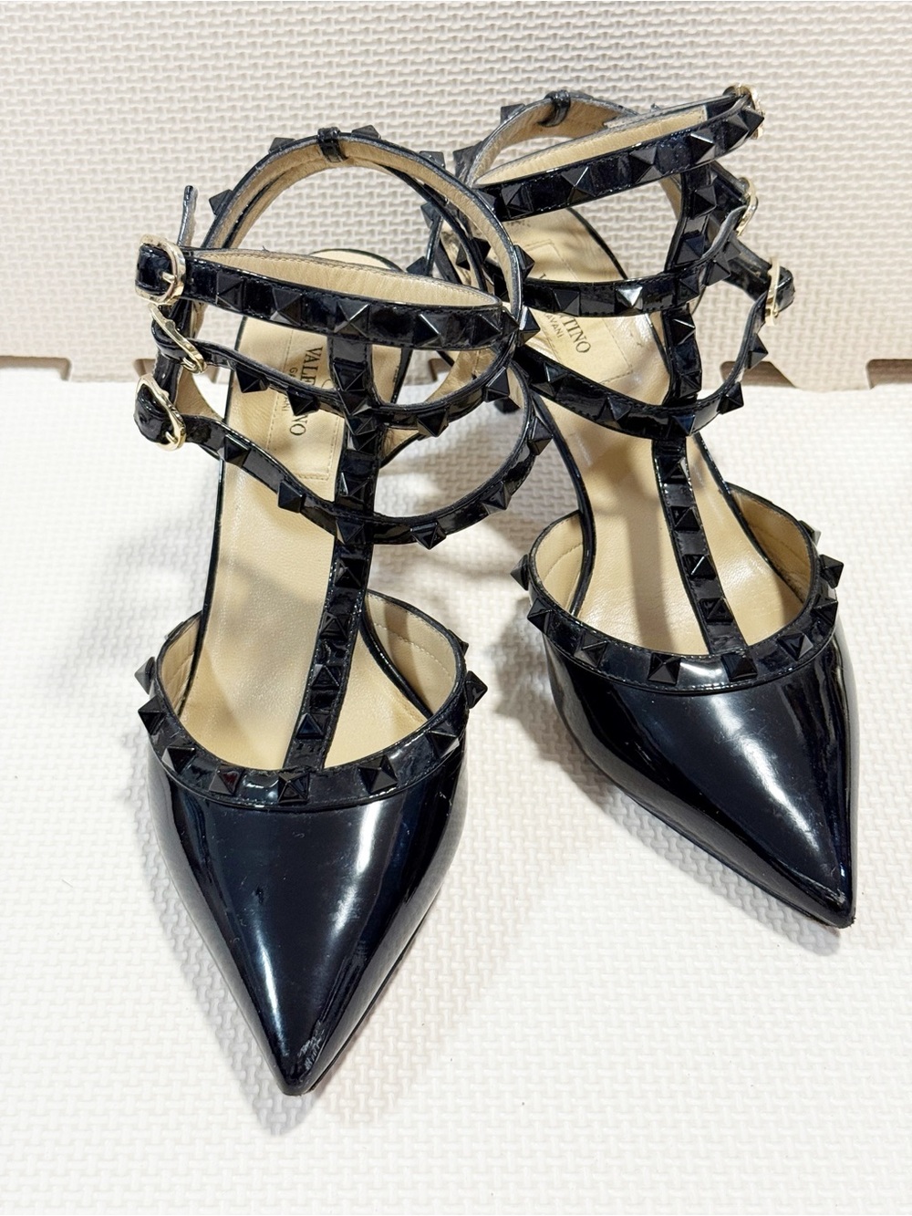 Valentino Garavani Rockstud Caged Black Patent Leather Studded T-Strap Heels 38